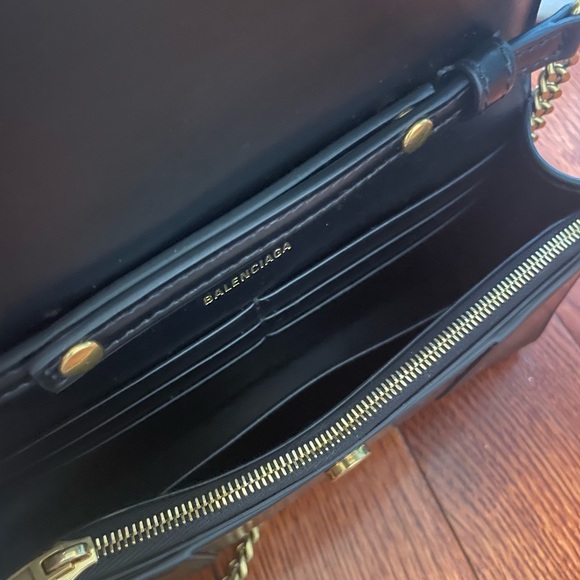 Balenciaga- WOMEN'S HOURGLASS WALLET ON CHAIN BOX IN BLACK - Picture 6 of 6